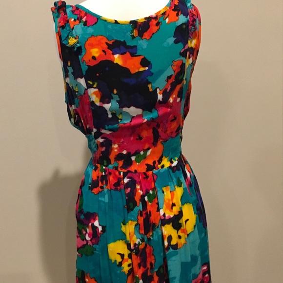 Dress - Picture 2 of 4